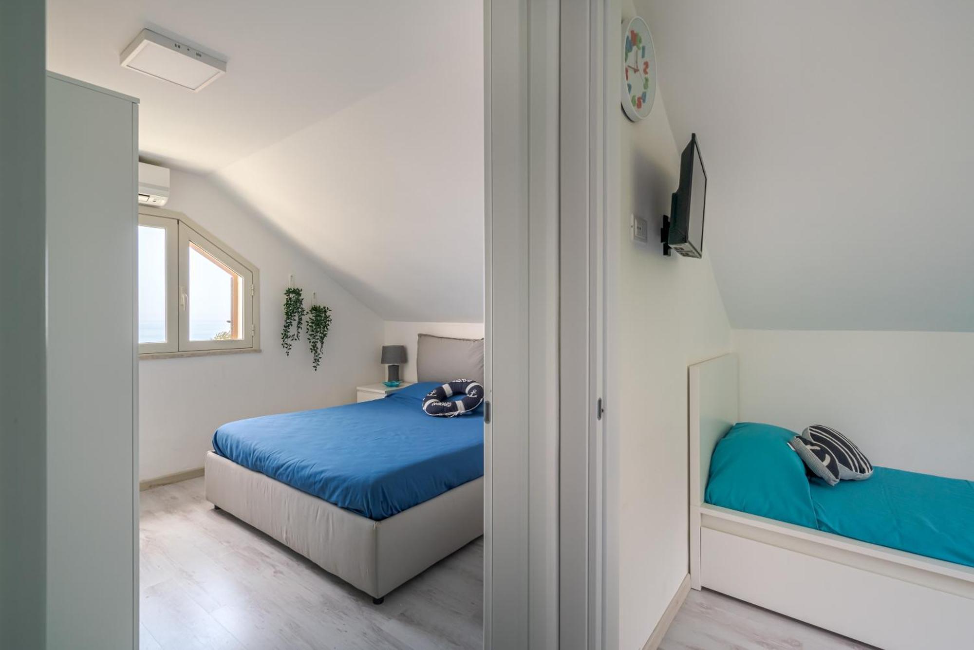 La Goccia Sul Mare Apartman Letojanni Kültér fotó